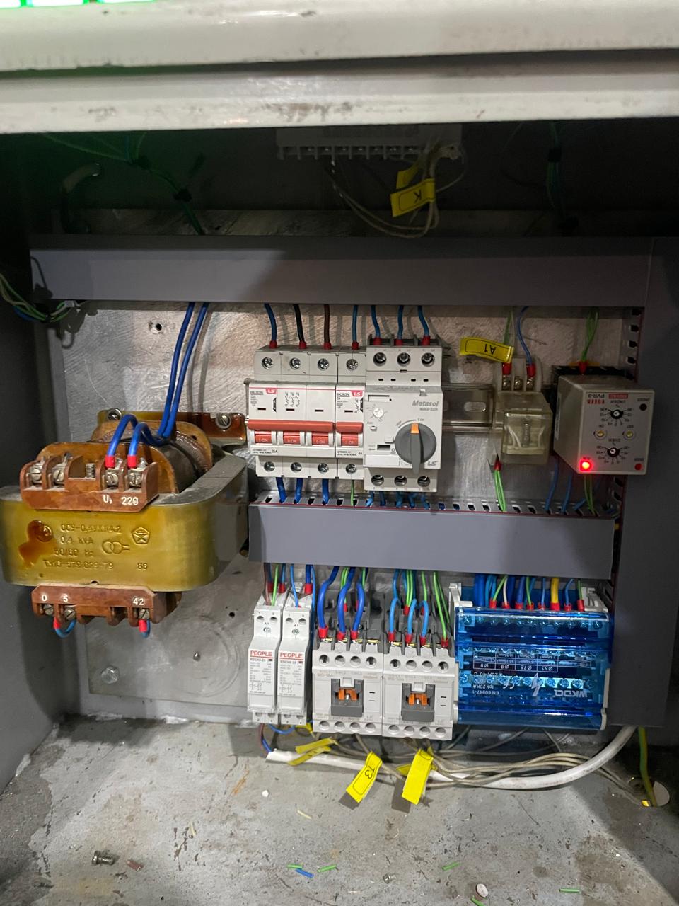 Փաթեթավորման մեքենայի էլեկտրական համակարգի արդիականացում և անվտանգություն